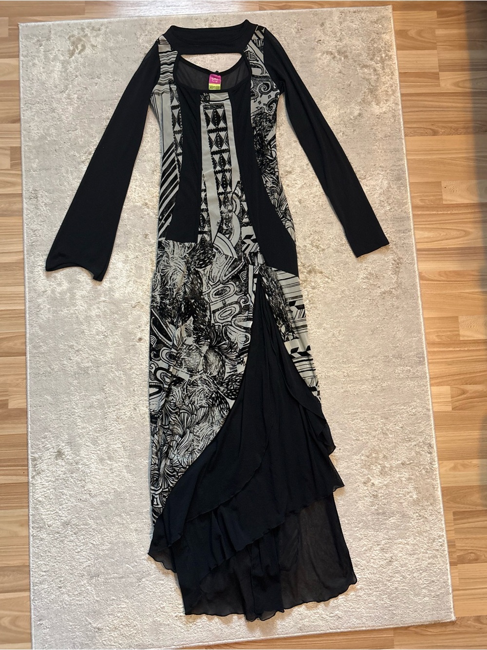 Save The Queen Cutout Maxi Dress Mesh Asymmetrical Overlay Print Size Medium - Picture 5 of 16